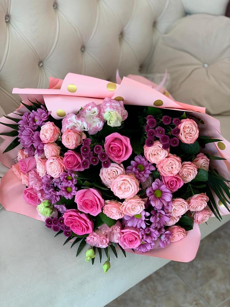 Букет цветов из: Хризантемы, Розы и Лизиантусы в Билибино