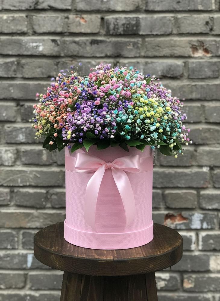 Цветочная композиция из Гипсофила и Розы в шляпной коробке в Билибино