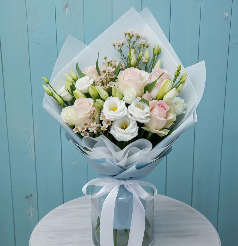 Букет цветов из: Розы и Лизиантусы в Билибино