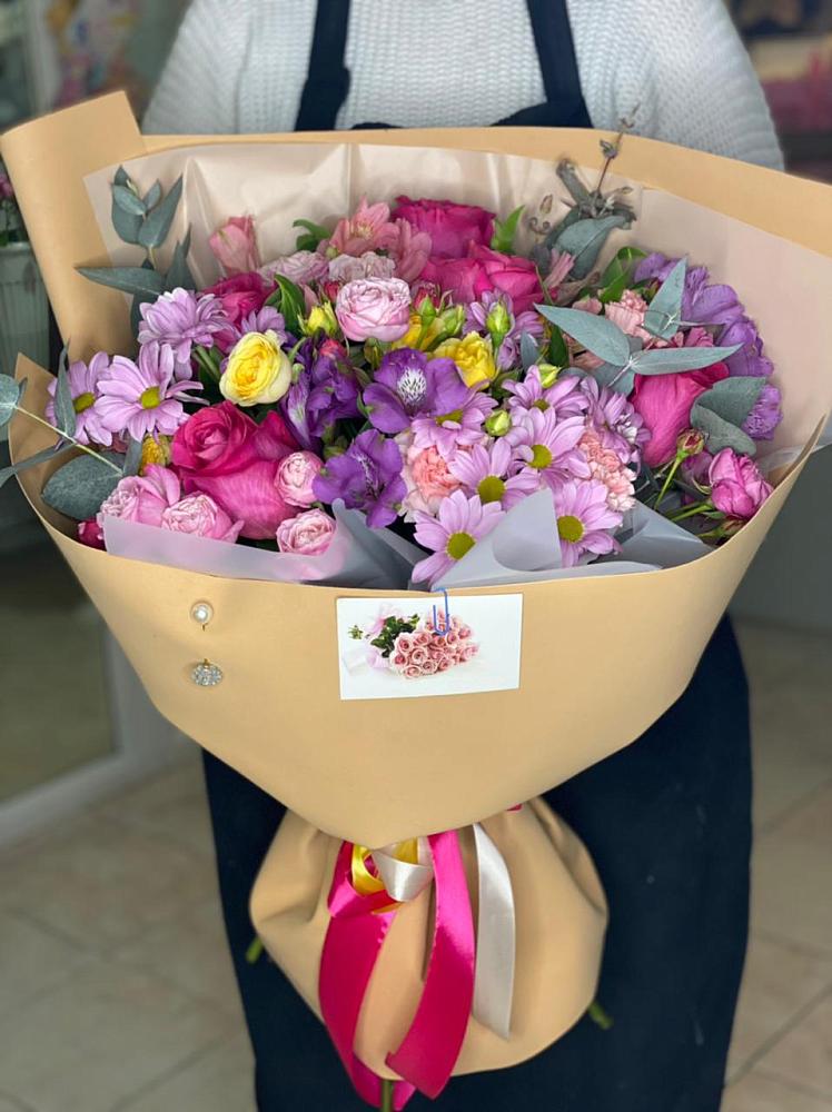 Букет цветов из: Хризантемы, Гвоздики и Альстромерии в Билибино