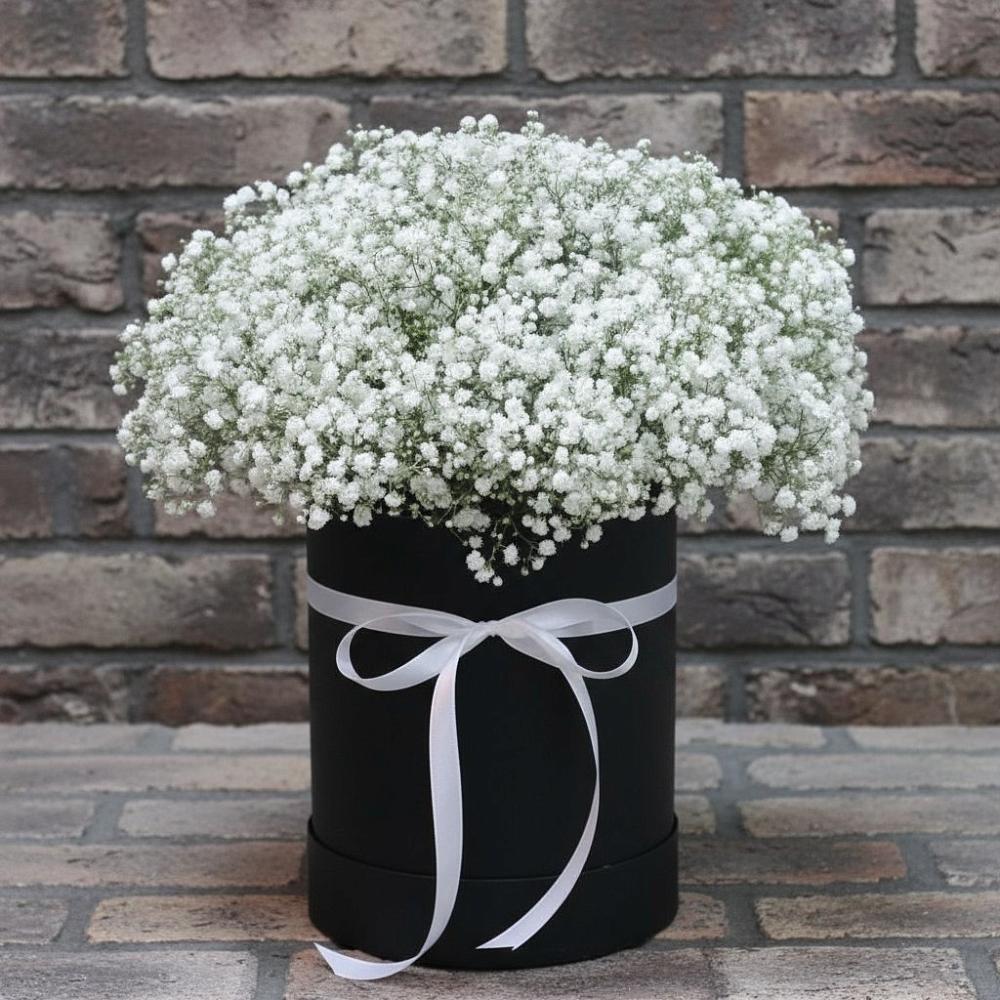 Цветочная композиция из Гипсофила в шляпной коробке в Билибино