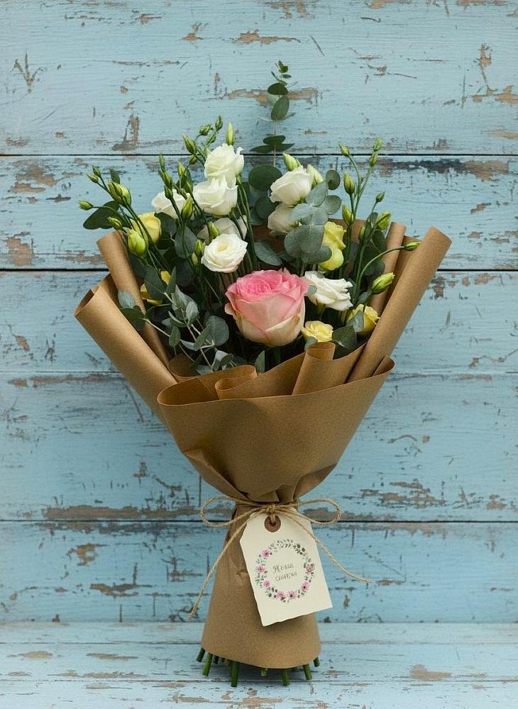 Букет цветов из: Розы и Лизиантусы в Билибино