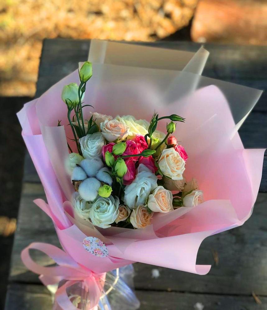 Букет цветов из: Розы и Лизиантусы в Билибино