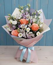 Букет цветов из:  Лизиантусы, Розы, Альстромерии и Гипсофила в Билибино