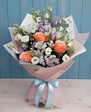 Букет цветов из:  Лизиантусы, Розы, Альстромерии и Гипсофила в Билибино