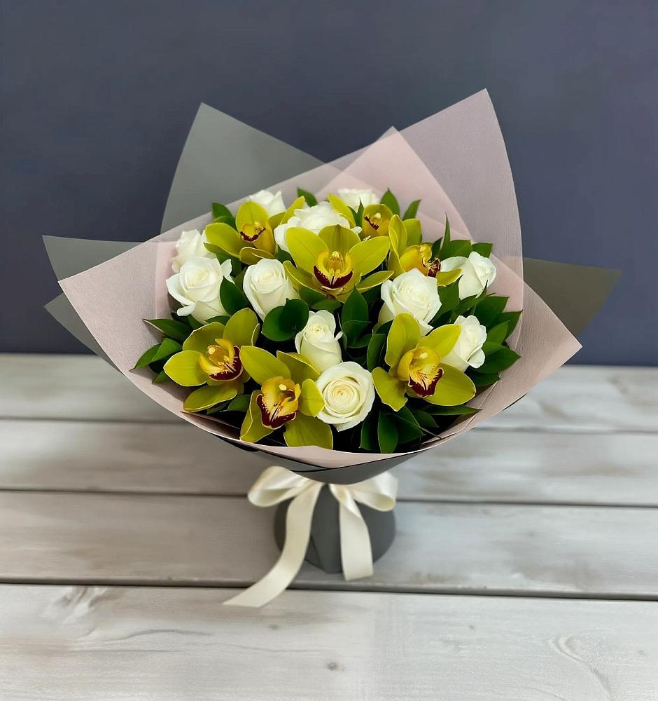 Букет цветов из: Орхидеи и Розы в Билибино