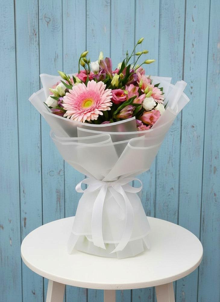 Букет цветов из: Герберы, Альстромерии и Лизиантусы в Билибино