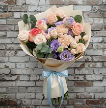 Букет цветов из:  Розы, Лизиантусы и Гвоздики в Билибино